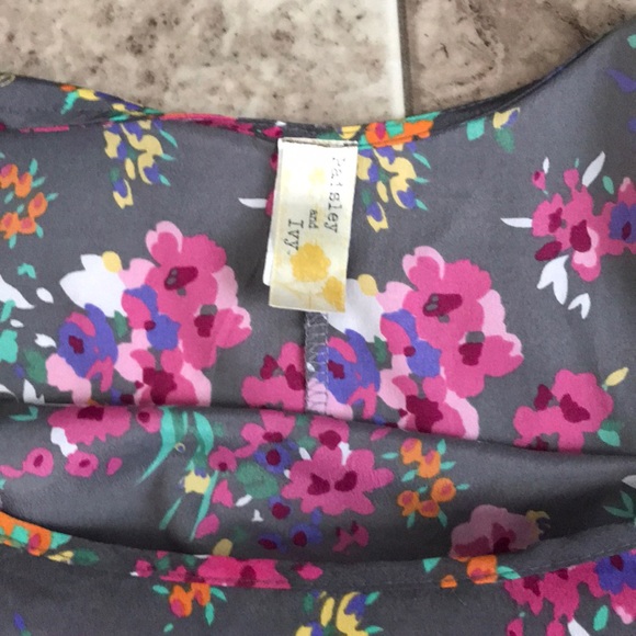 Paisley and ivy grey dress with flowers. - Picture 3 of 8